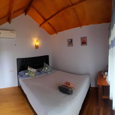 Poetri Bungalow & Restaurant Сенару Экстерьер фото