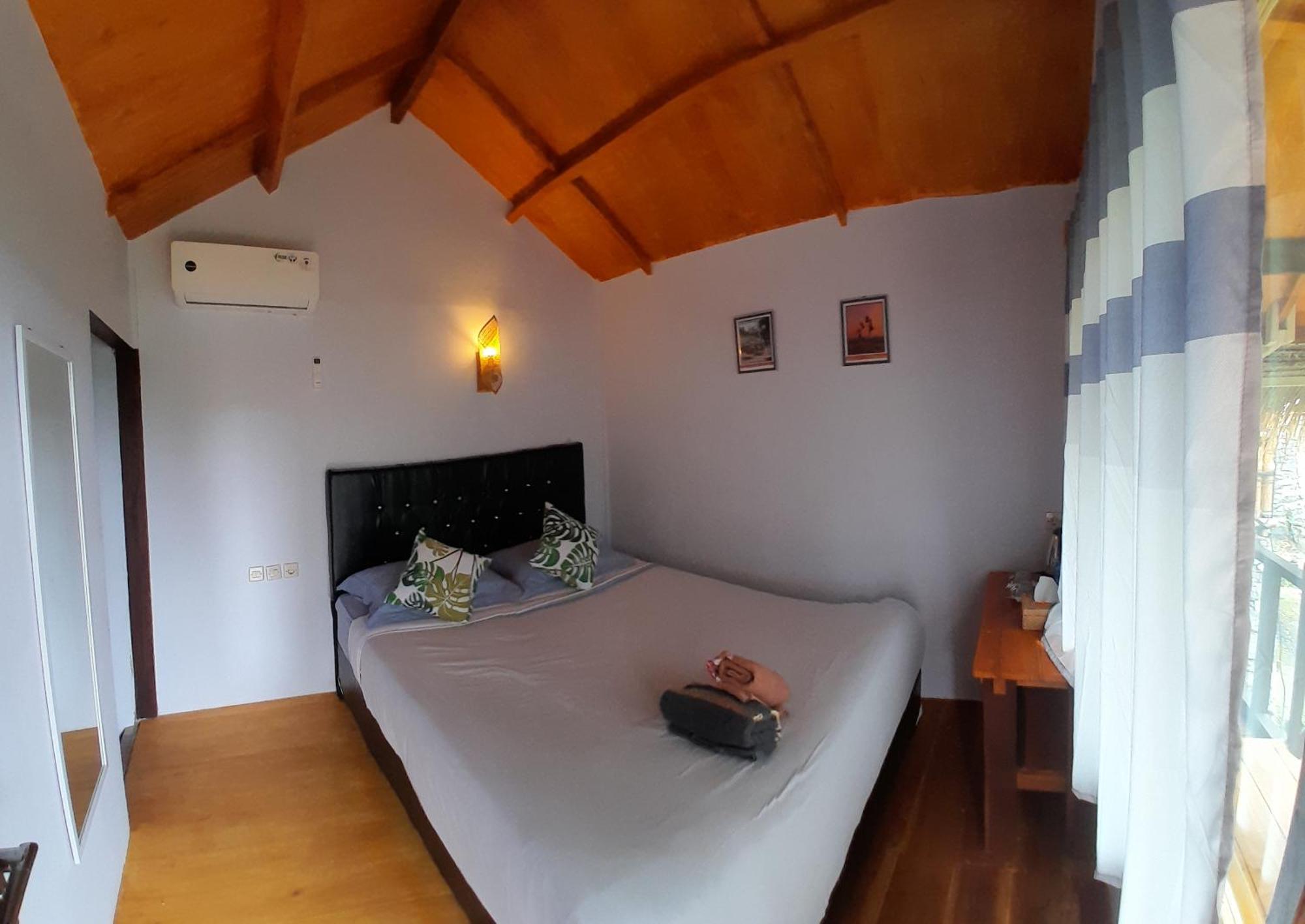 Poetri Bungalow & Restaurant Сенару Экстерьер фото