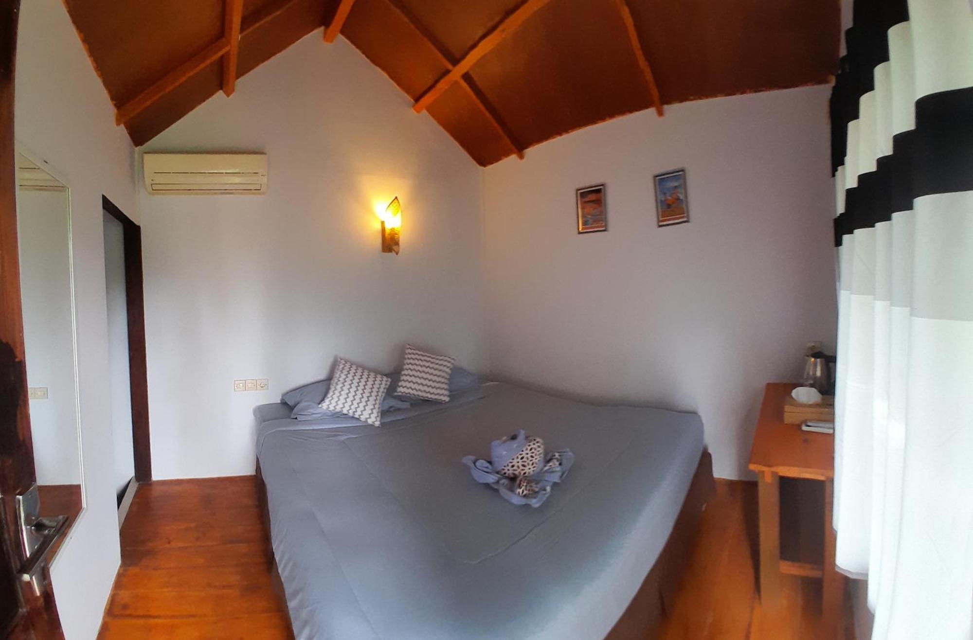 Poetri Bungalow & Restaurant Сенару Экстерьер фото