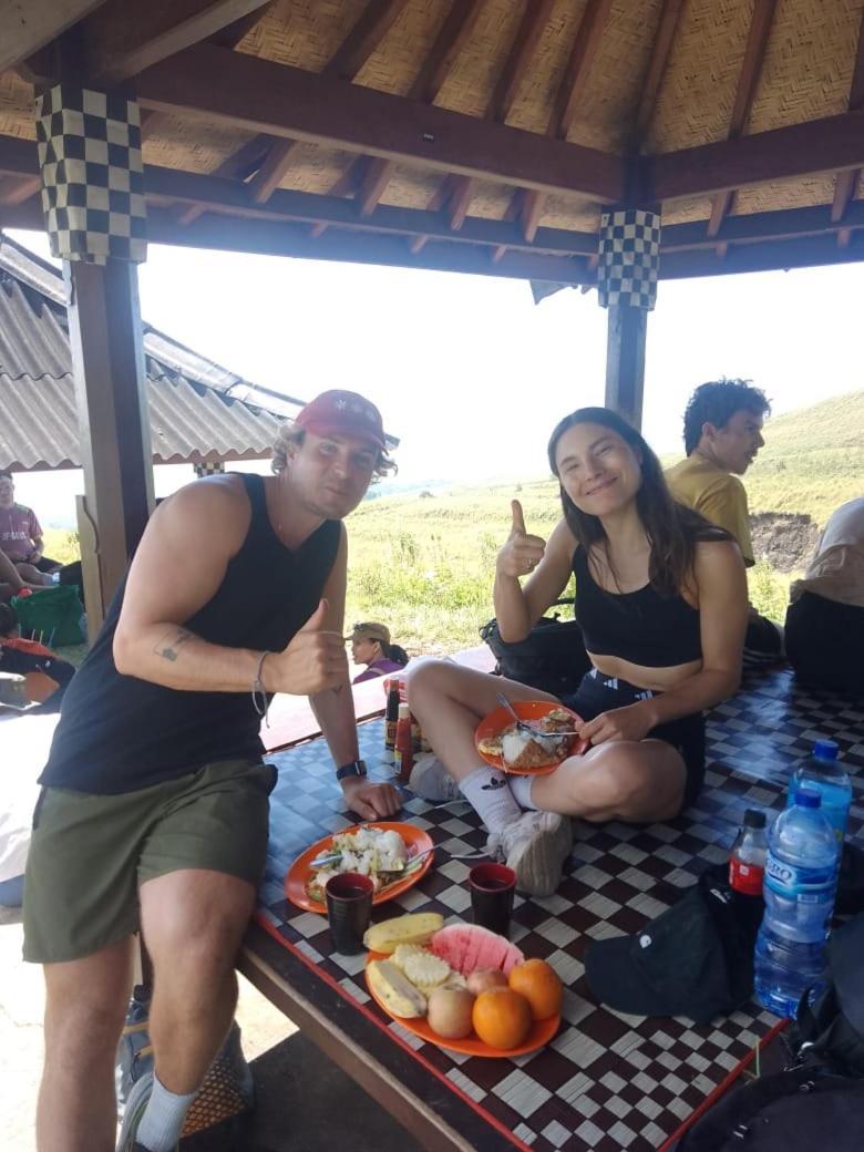 Poetri Bungalow & Restaurant Сенару Экстерьер фото